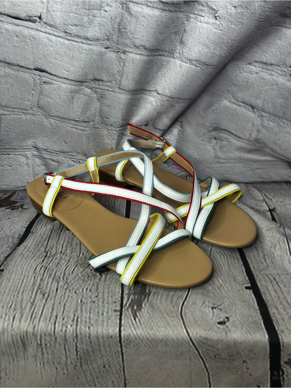 Vaneli Euro Summer Coastal Rainbow Strappy Slingback Minimalist Sandals 8.5/9